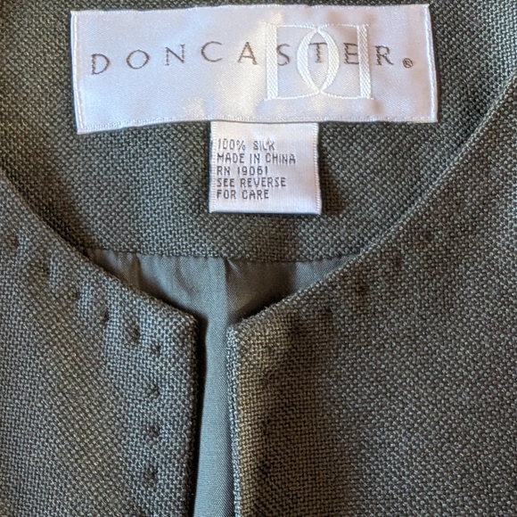 Doncaster Vintage 100% Woven Silk Dark Olive Green Jacket And Shell - Picture 7 of 9